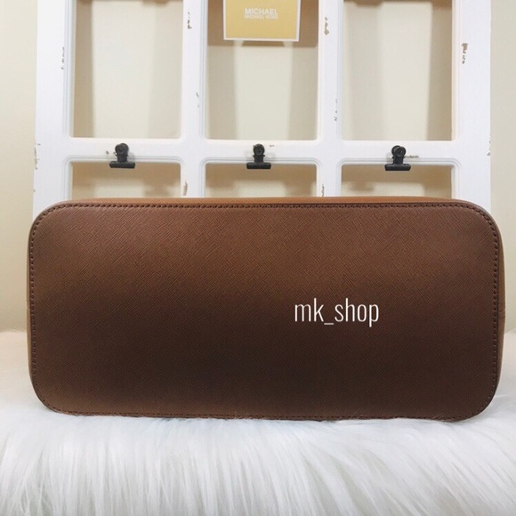 MK Jet Set Travel Zip Tote - Picture 5 of 8